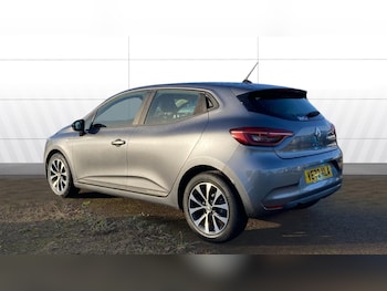 Used Renault Clio 2023 for sale - 76830490: Photo