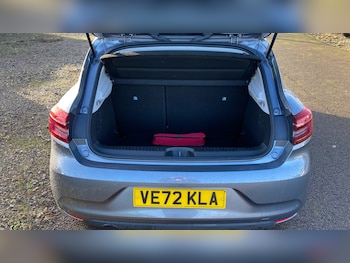 Used Renault Clio 2023 for sale - 76830490: Photo