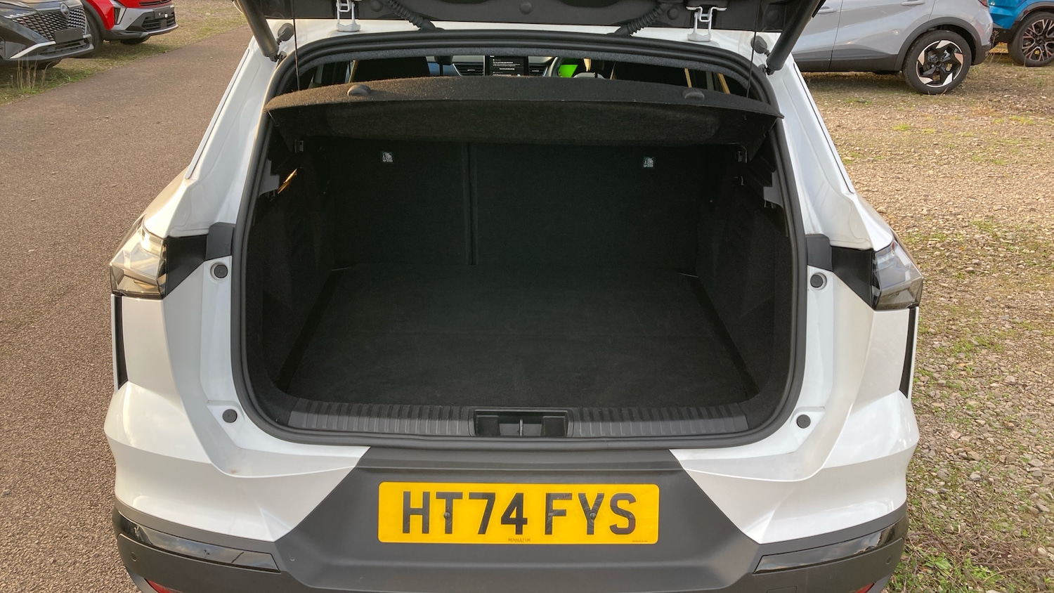 Used Renault Other 2024 for sale - 77490601: Photo 4