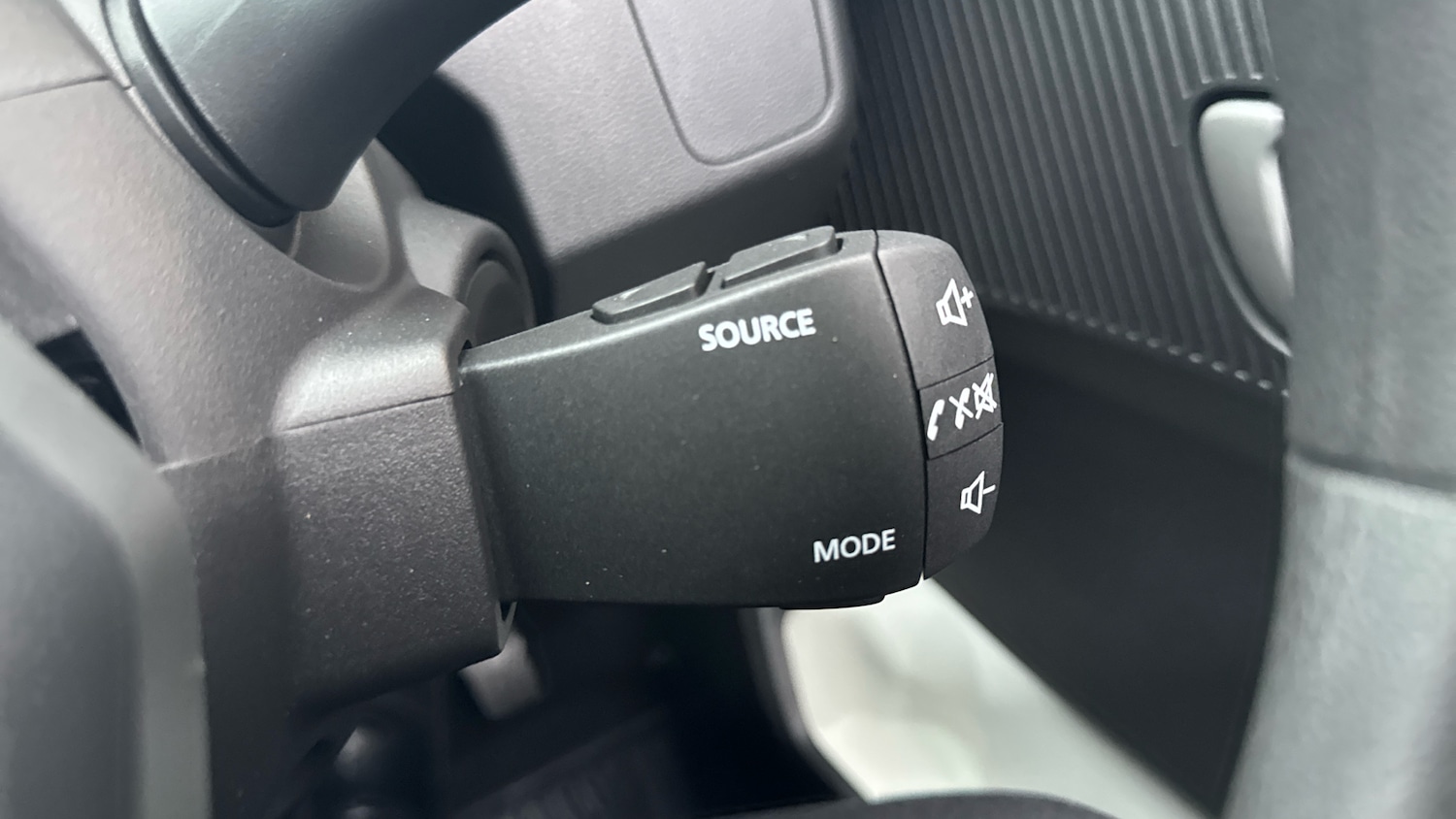 Used Dacia Spring 2025 for sale - 76322451: Photo 32