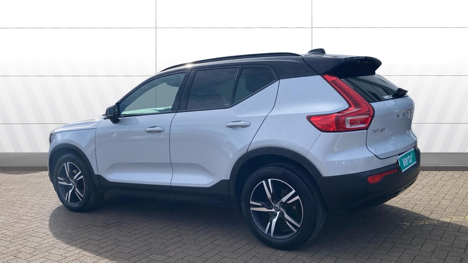Used Volvo XC40 2021 for sale - 78004257: Photo 2