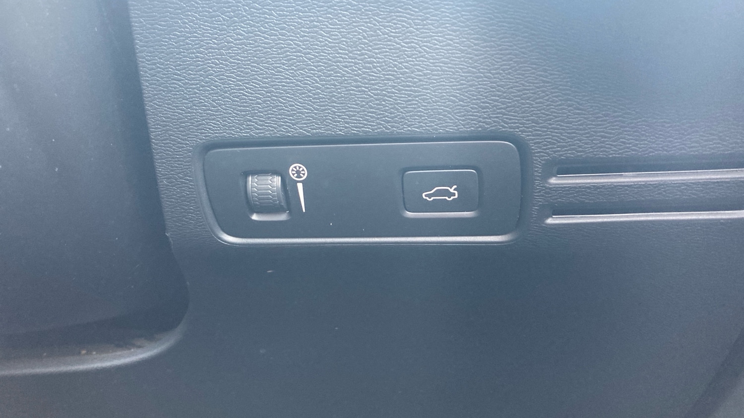 Used Volvo XC40 2021 for sale - 78004257: Photo 23