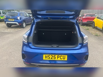 Used Renault Clio 2025 for sale - 78747800: Photo