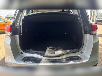 Used Renault Scenic 2018 for sale - 78627282: Photo