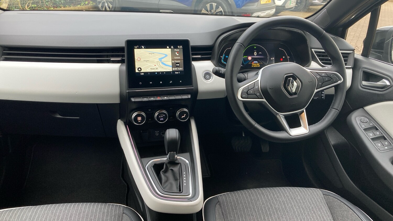 Used Renault Clio 2023 for sale - 78151742: Photo 10