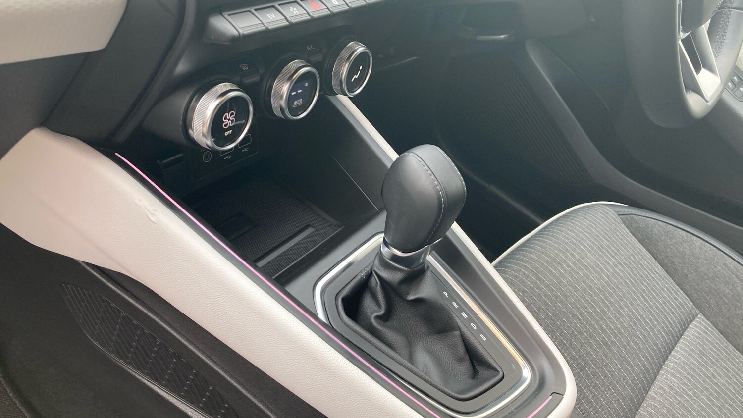 Used Renault Clio 2023 for sale - 78151742: Photo 13