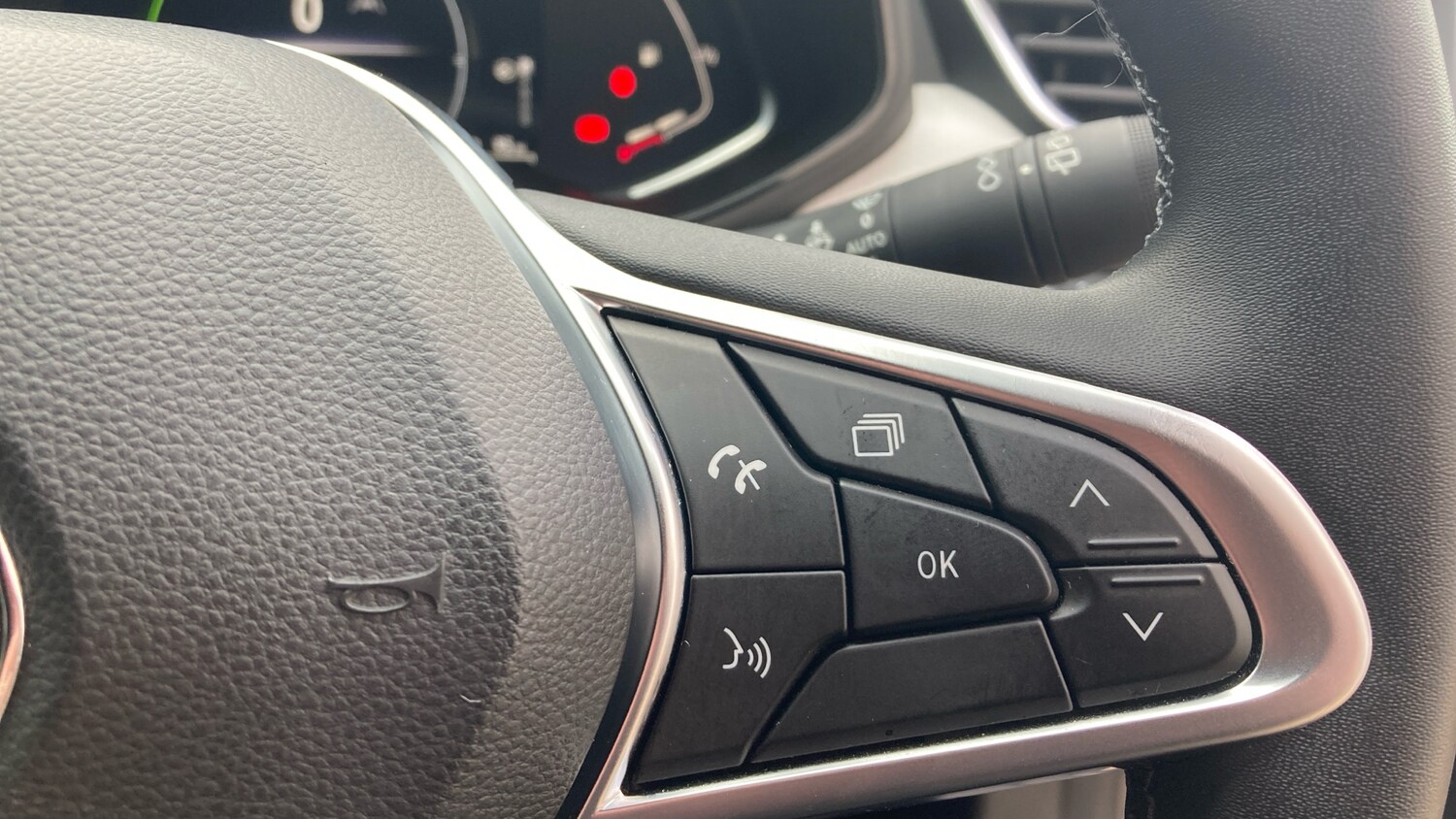 Used Renault Clio 2023 for sale - 78151742: Photo 31