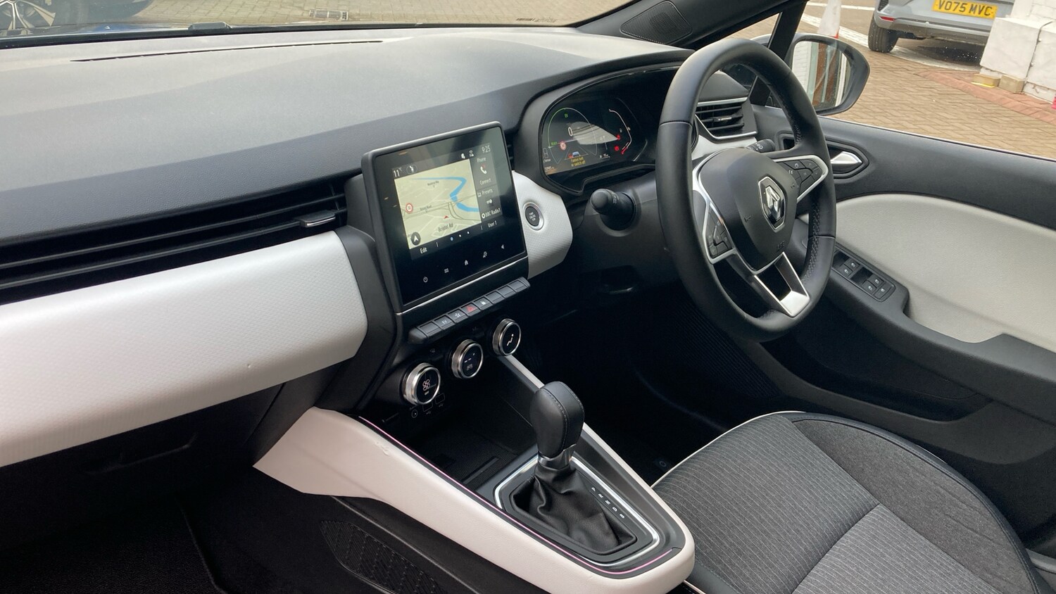 Used Renault Clio 2023 for sale - 78151742: Photo 9