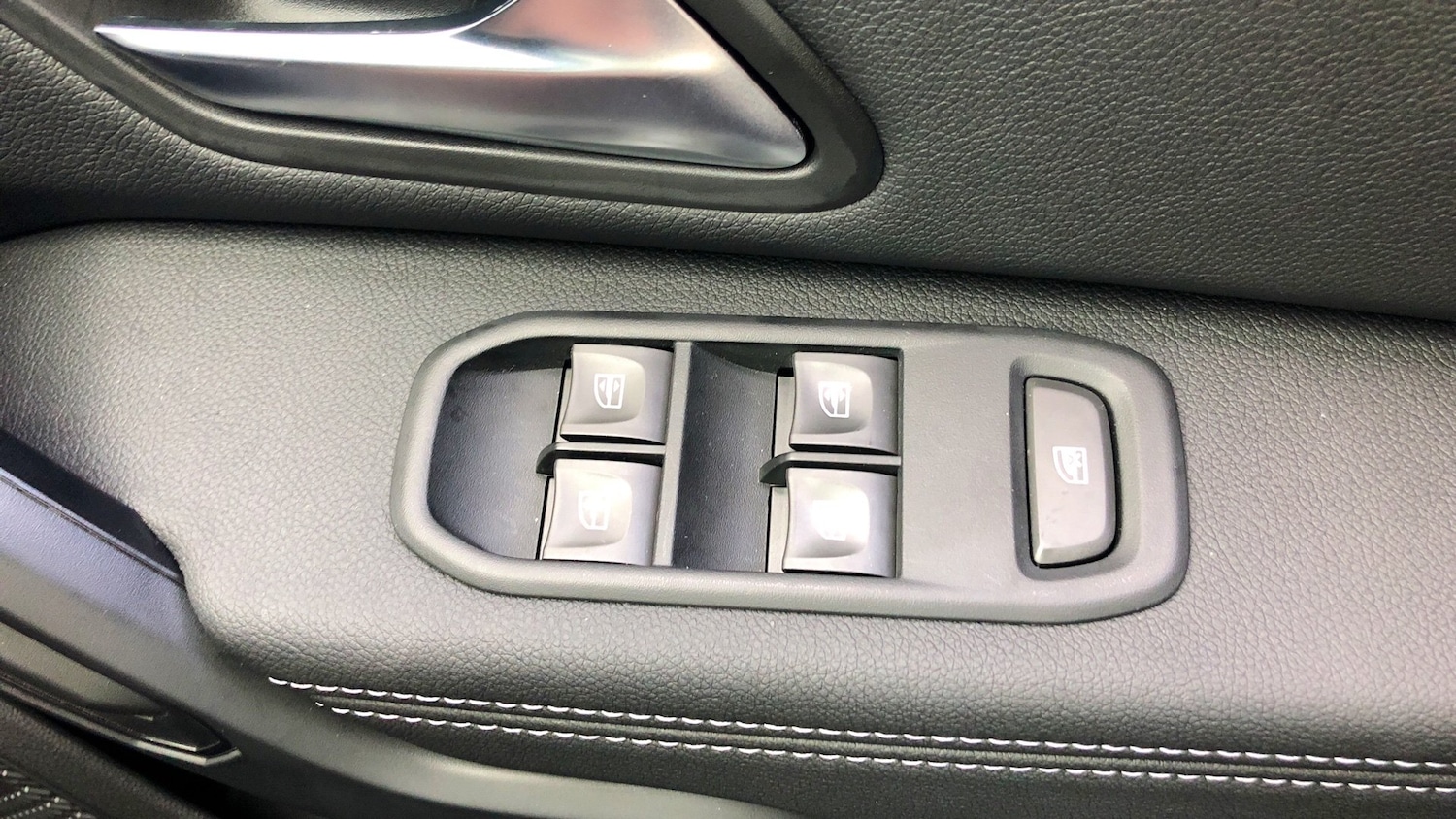 Used Dacia Duster 2019 for sale - 76682282: Photo 21