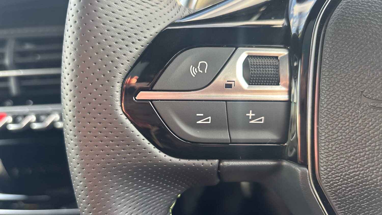 Used Peugeot 2008 2025 for sale - 76766780: Photo 21