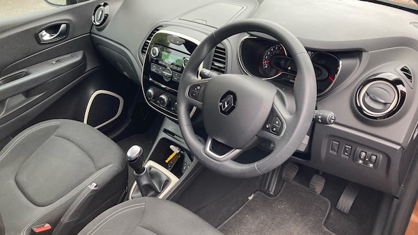 Used Renault Captur 2020 for sale - 76076232: Photo 11