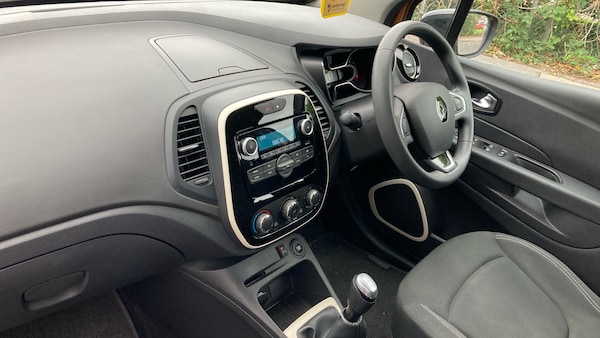 Used Renault Captur 2020 for sale - 76076232: Photo 9