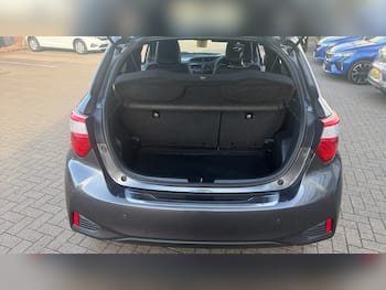 Used Toyota Yaris 2019 for sale - 79638005: Photo