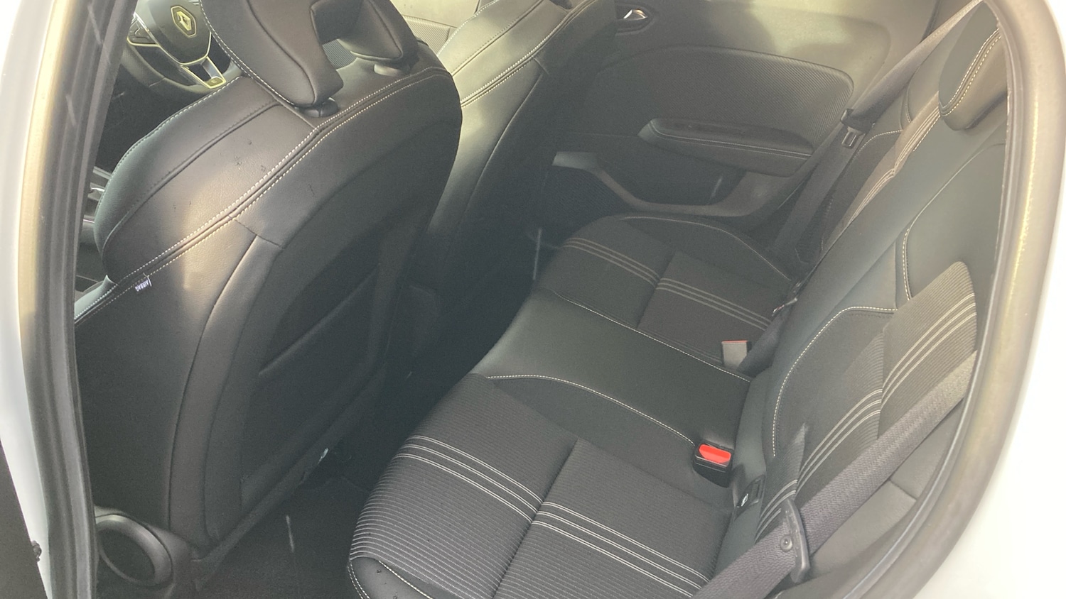 Used Renault Clio 2023 for sale - 76467920: Photo 16