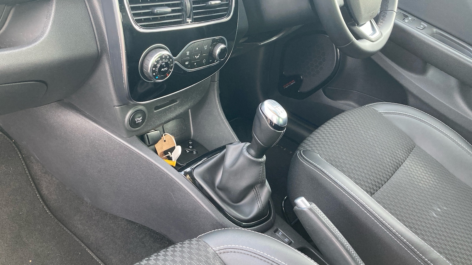 Used Renault Clio 2019 for sale - 77432530: Photo 13