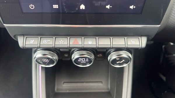 Used Renault Clio 2021 for sale - 76161829: Photo 31