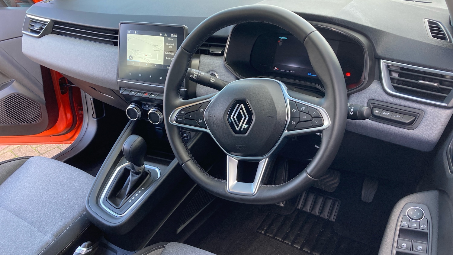 Used Renault Clio 2023 for sale - 76505503: Photo 11