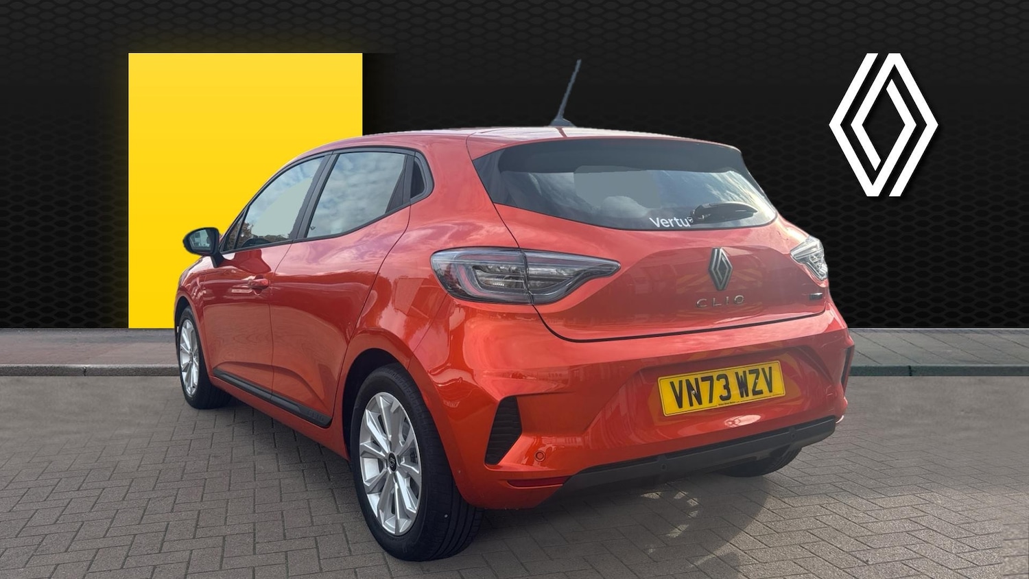 Used Renault Clio 2023 for sale - 76505503: Photo 2