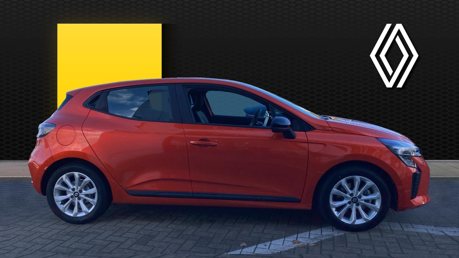 Used Renault Clio 2023 for sale - 76505503: Photo 5