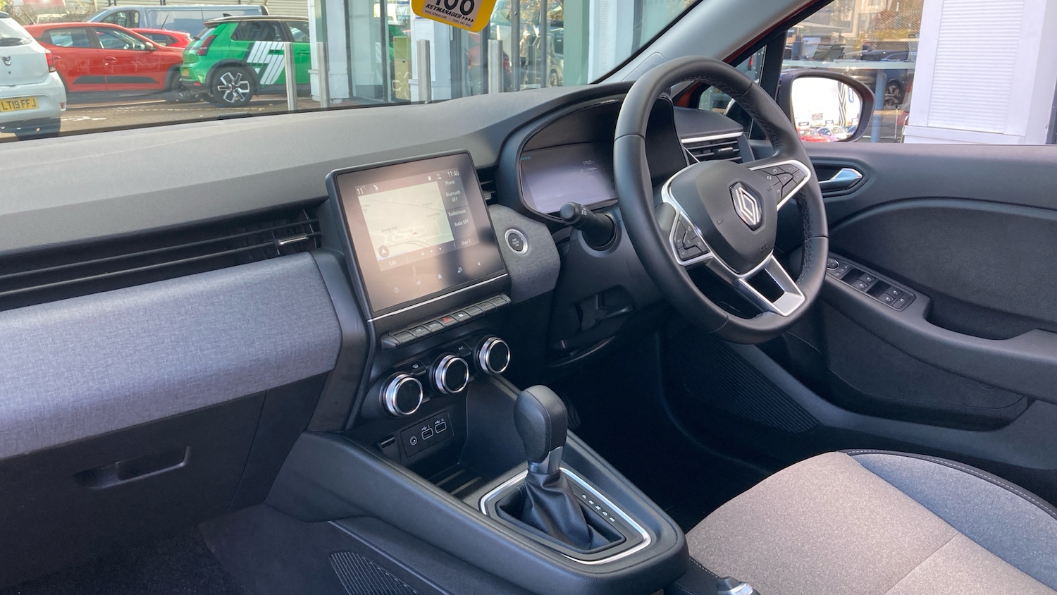 Used Renault Clio 2023 for sale - 76505503: Photo 9