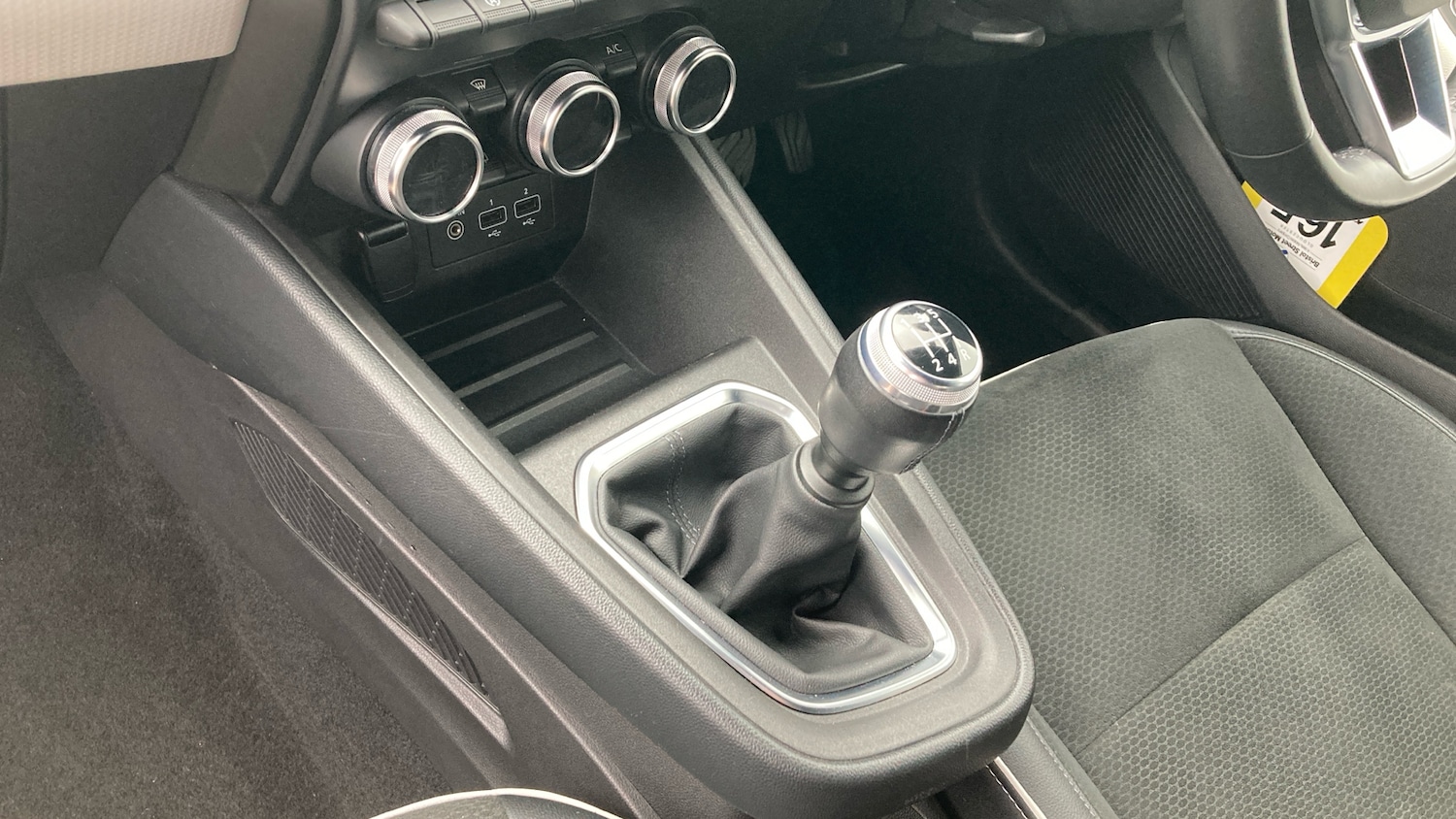 Used Renault Clio 2020 for sale - 76649520: Photo 13