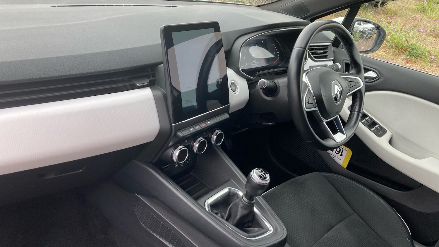 Used Renault Clio 2020 for sale - 76649520: Photo 9