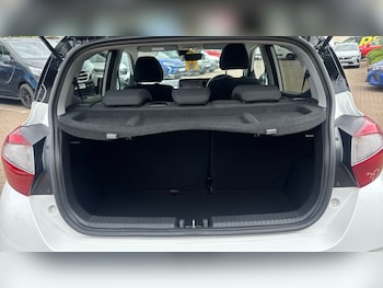 Used Hyundai i10 2023 for sale - 79515996: Photo