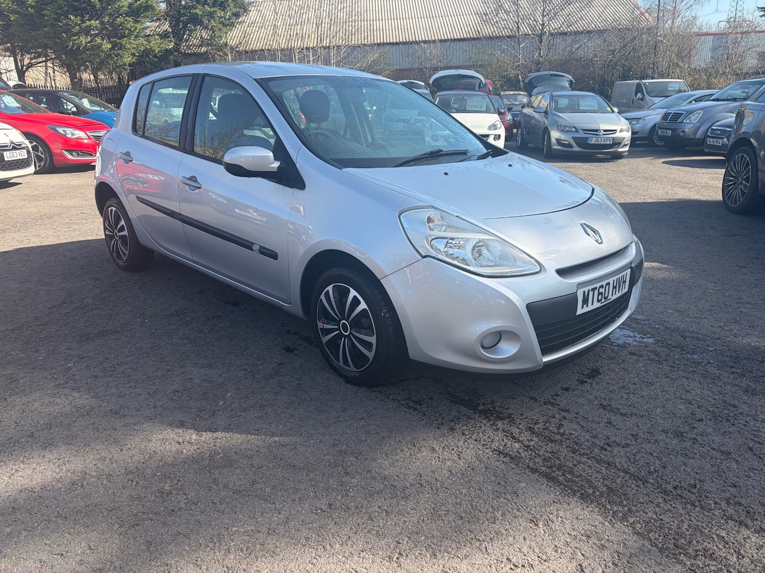 Used Renault Clio 2010 for sale - 77931344: Photo 3