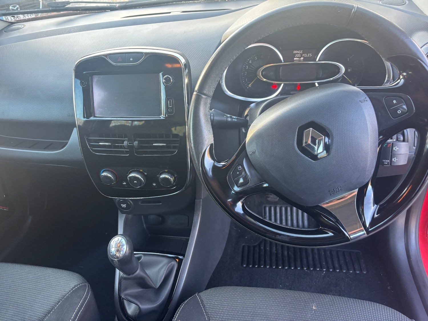 Used Renault Clio 2013 for sale - 76531065: Photo 9