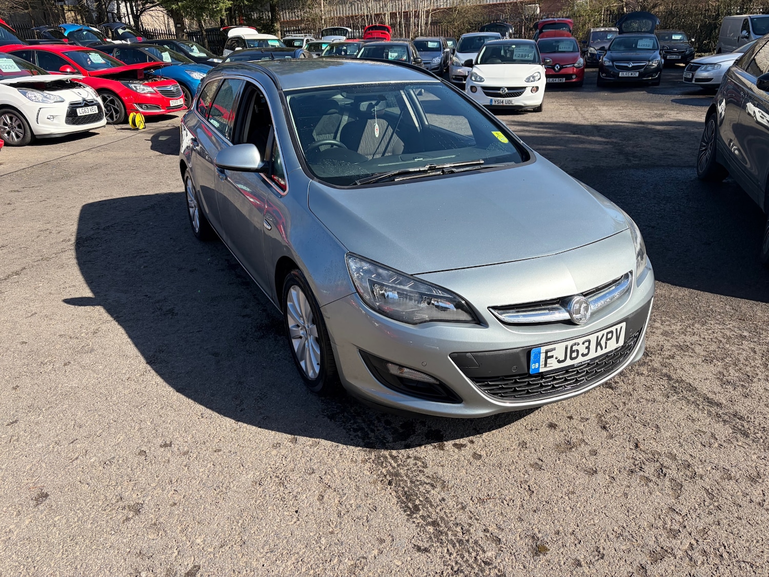 Used Vauxhall Astra 2013 for sale - 77916216: Photo 2