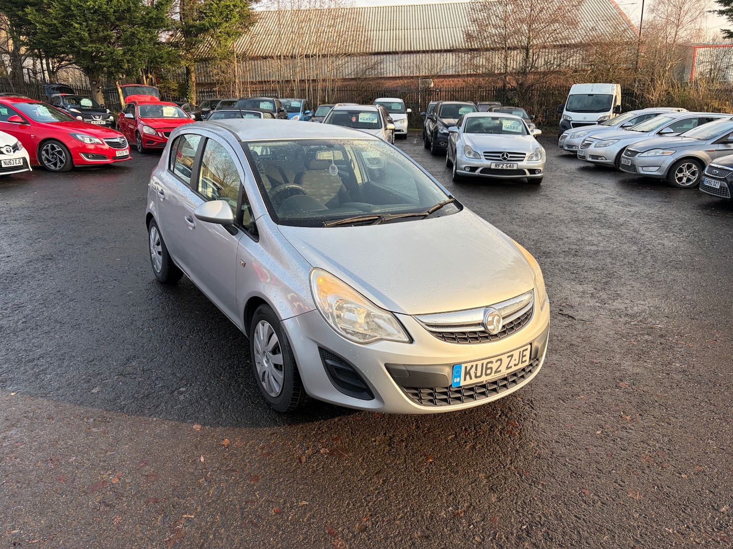 Used Vauxhall Corsa 2012 for sale - 77023492: Photo 2
