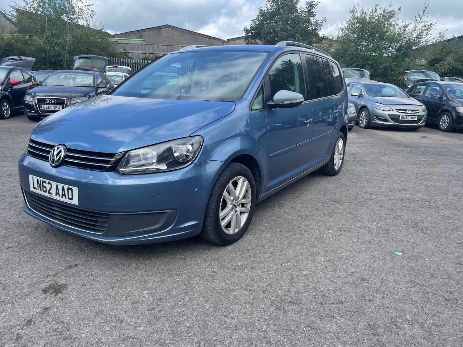 Used Volkswagen Touran 2012 for sale - 77336677: Photo 7