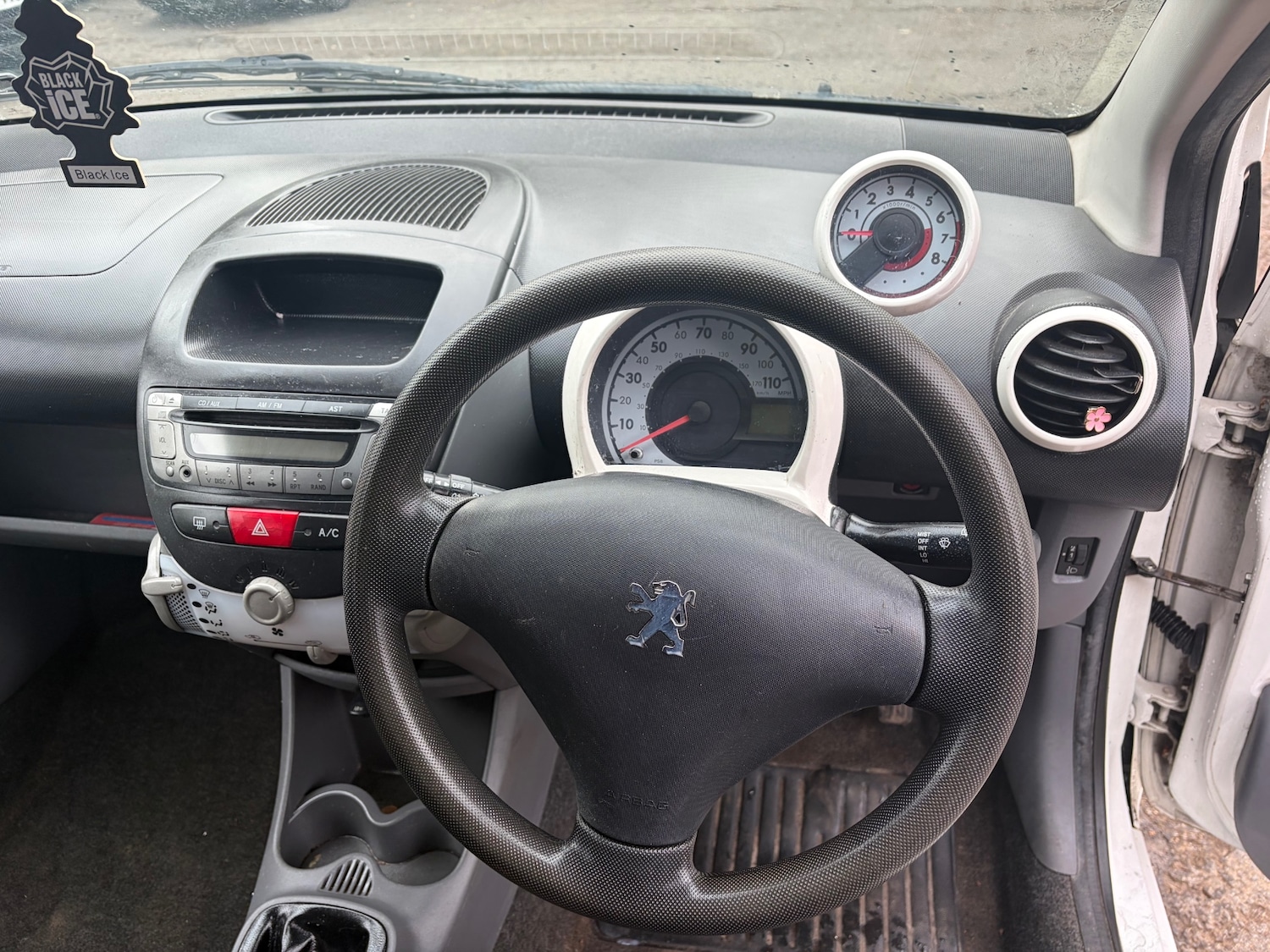 Used Peugeot 107 2011 for sale - 77590014: Photo 7