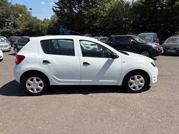 Used Dacia Sandero 2016 for sale - 79152543: Photo