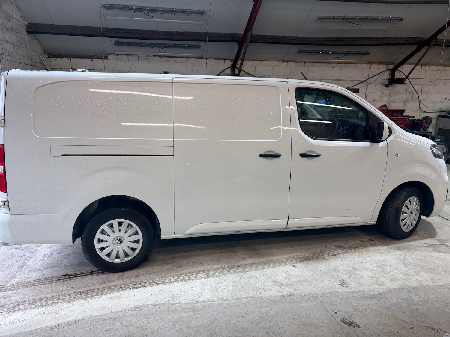 Used Vauxhall Vivaro 2023 for sale - 77996983: Photo 4