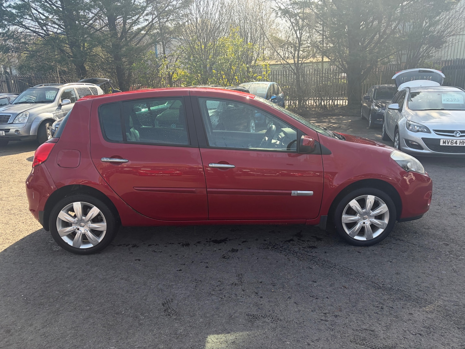 Used Renault Clio 2010 for sale - 77931352: Photo 4