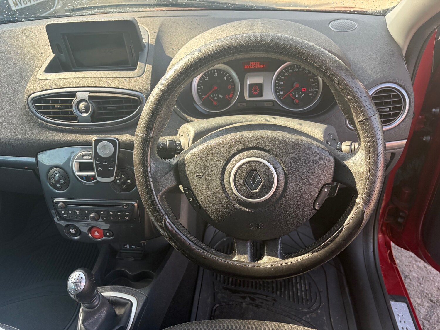 Used Renault Clio 2010 for sale - 77931352: Photo 9