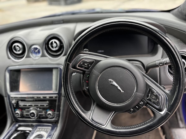 Used Jaguar XJ 2010 for sale - 75650423: Photo 9