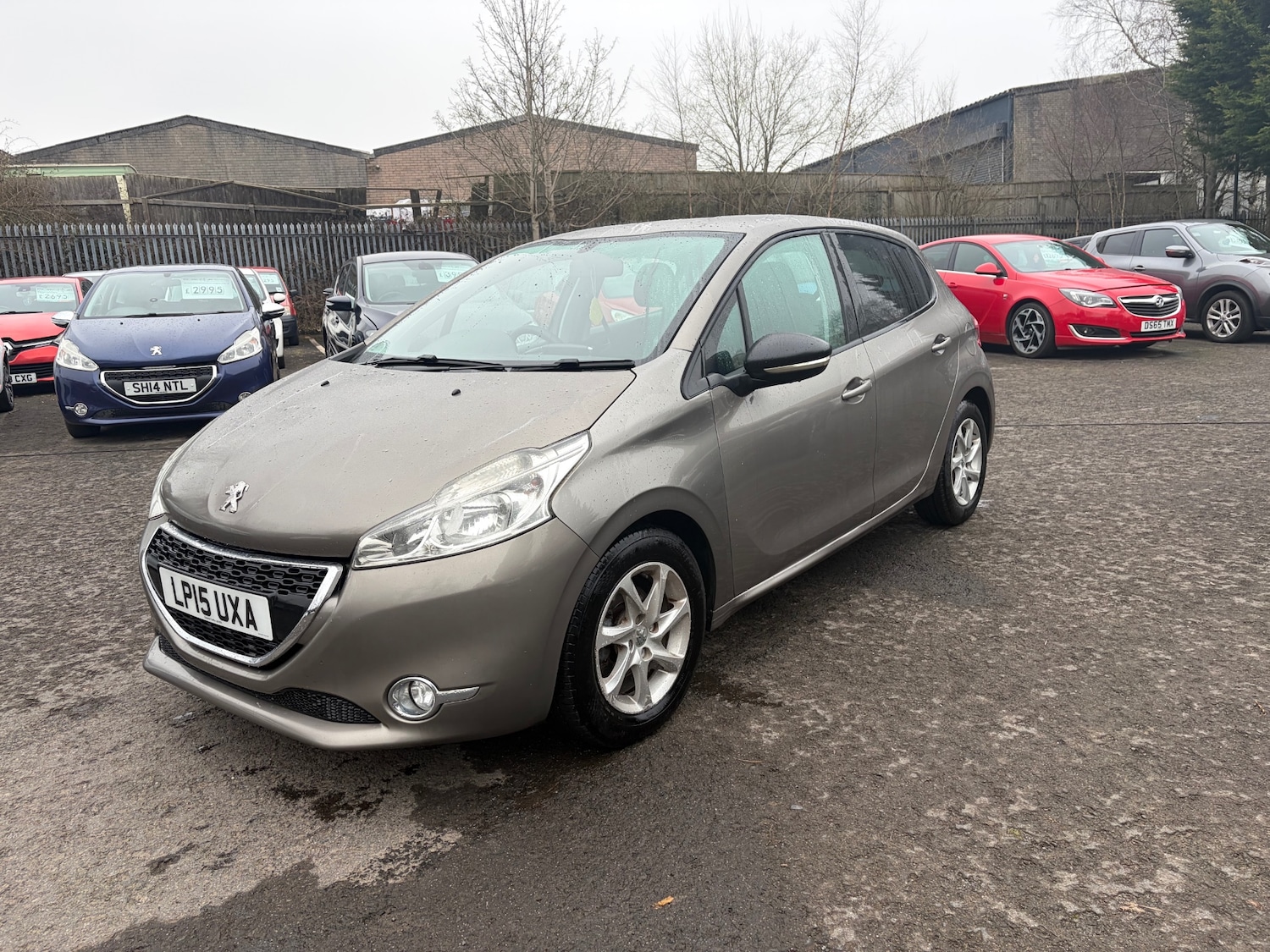Used Peugeot 208 2015 for sale - 77801905: Photo 9