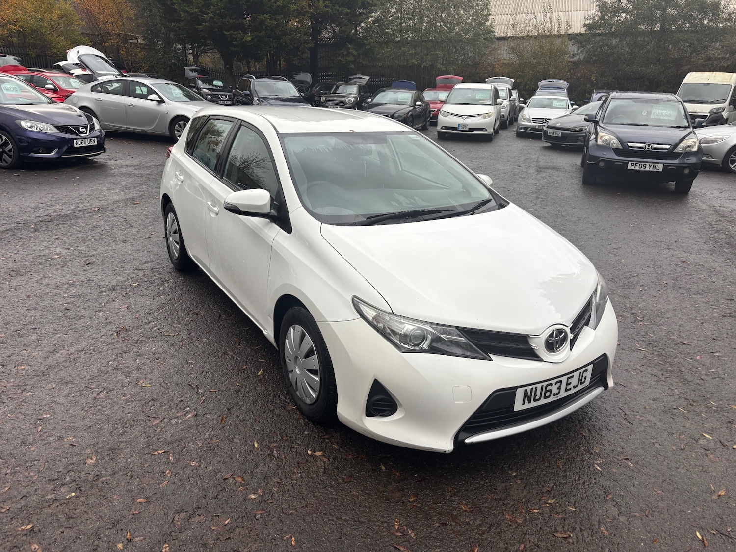Used Toyota Auris 2013 for sale - 76505664: Photo 2