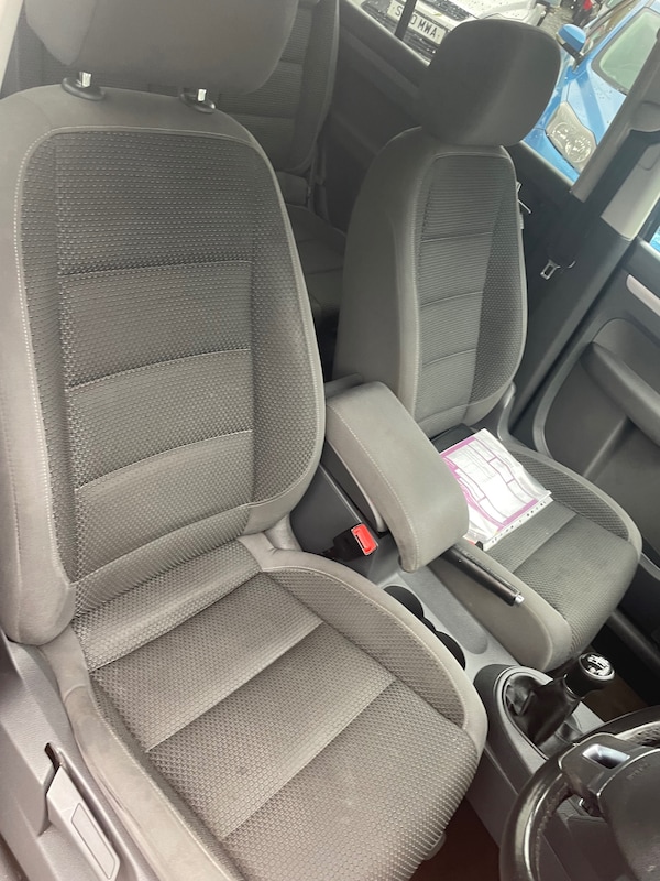 Used Volkswagen Touran 2012 for sale - 74218509: Photo 8
