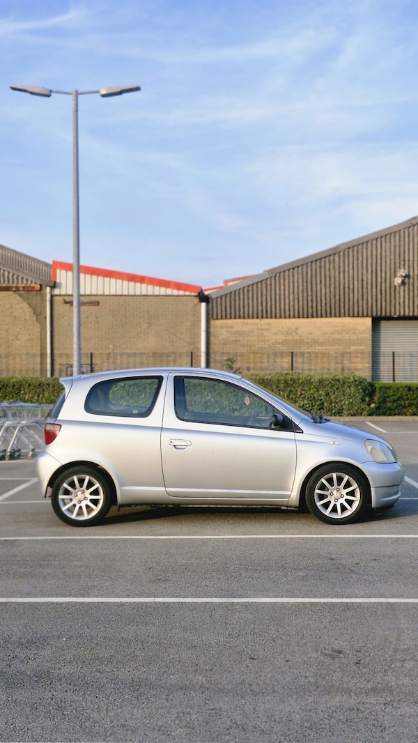 Used Toyota Yaris 2002 for sale - 74941585: Photo 8
