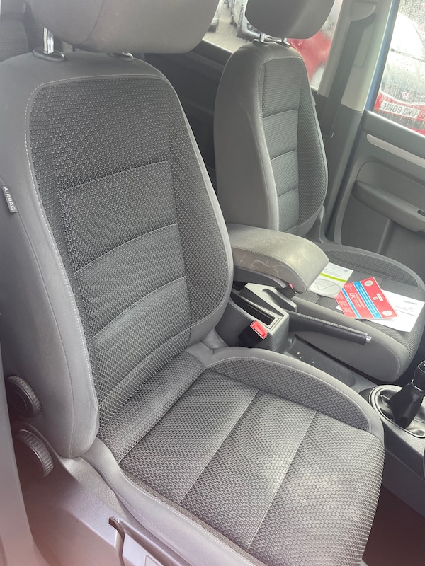 Used Volkswagen Touran 2012 for sale - 74218527: Photo 7