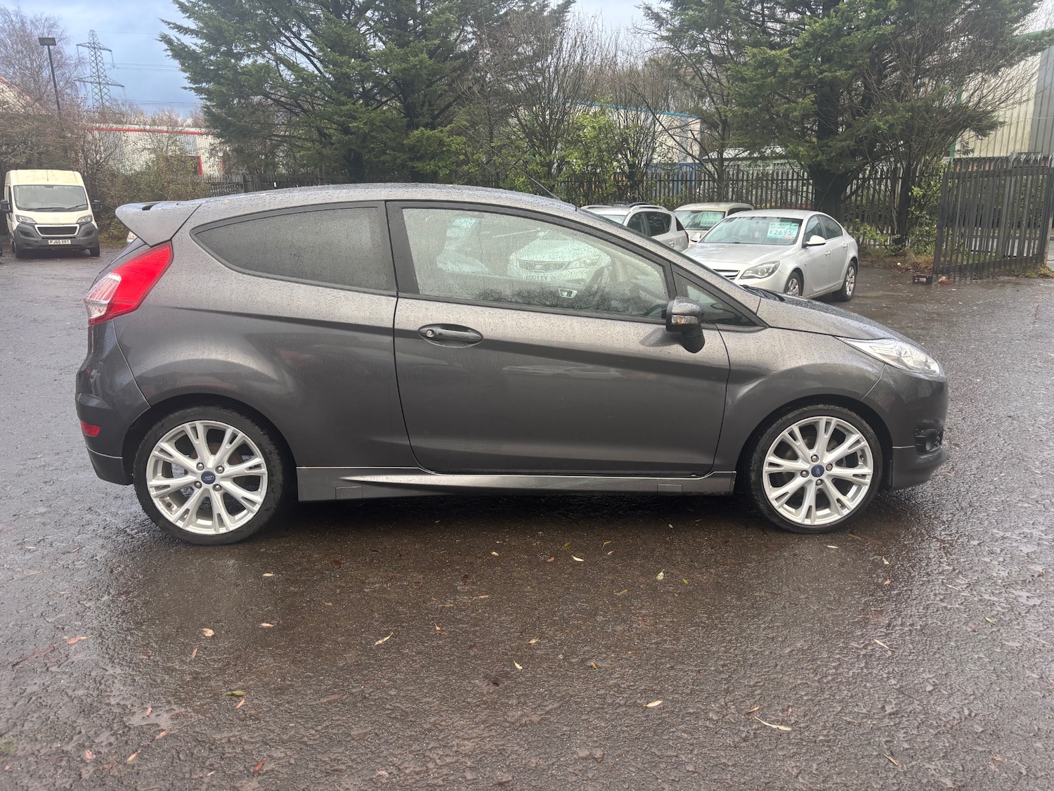 Used Ford Fiesta 2015 for sale - 76673127: Photo 3