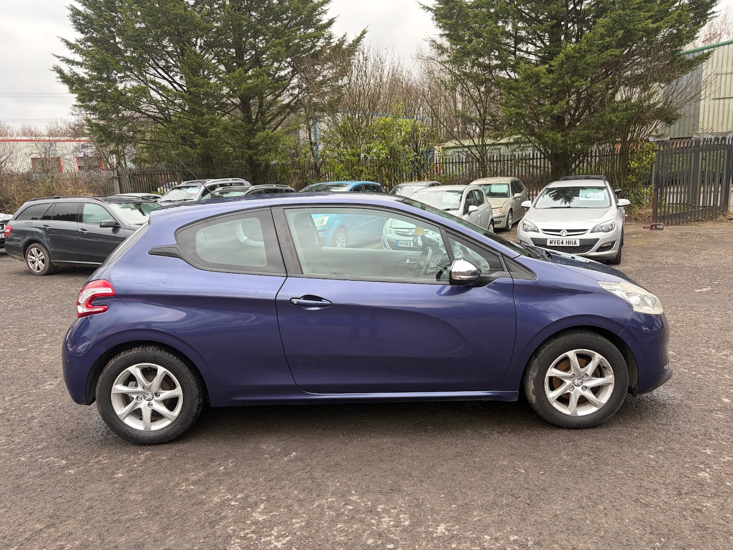 Used Peugeot 208 2014 for sale - 77605545: Photo 3