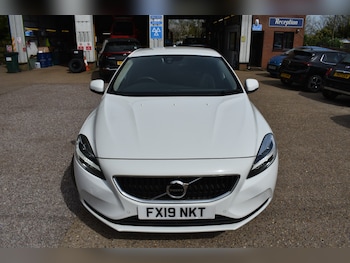 Used Volvo V40 2019 for sale - 78308119: Photo