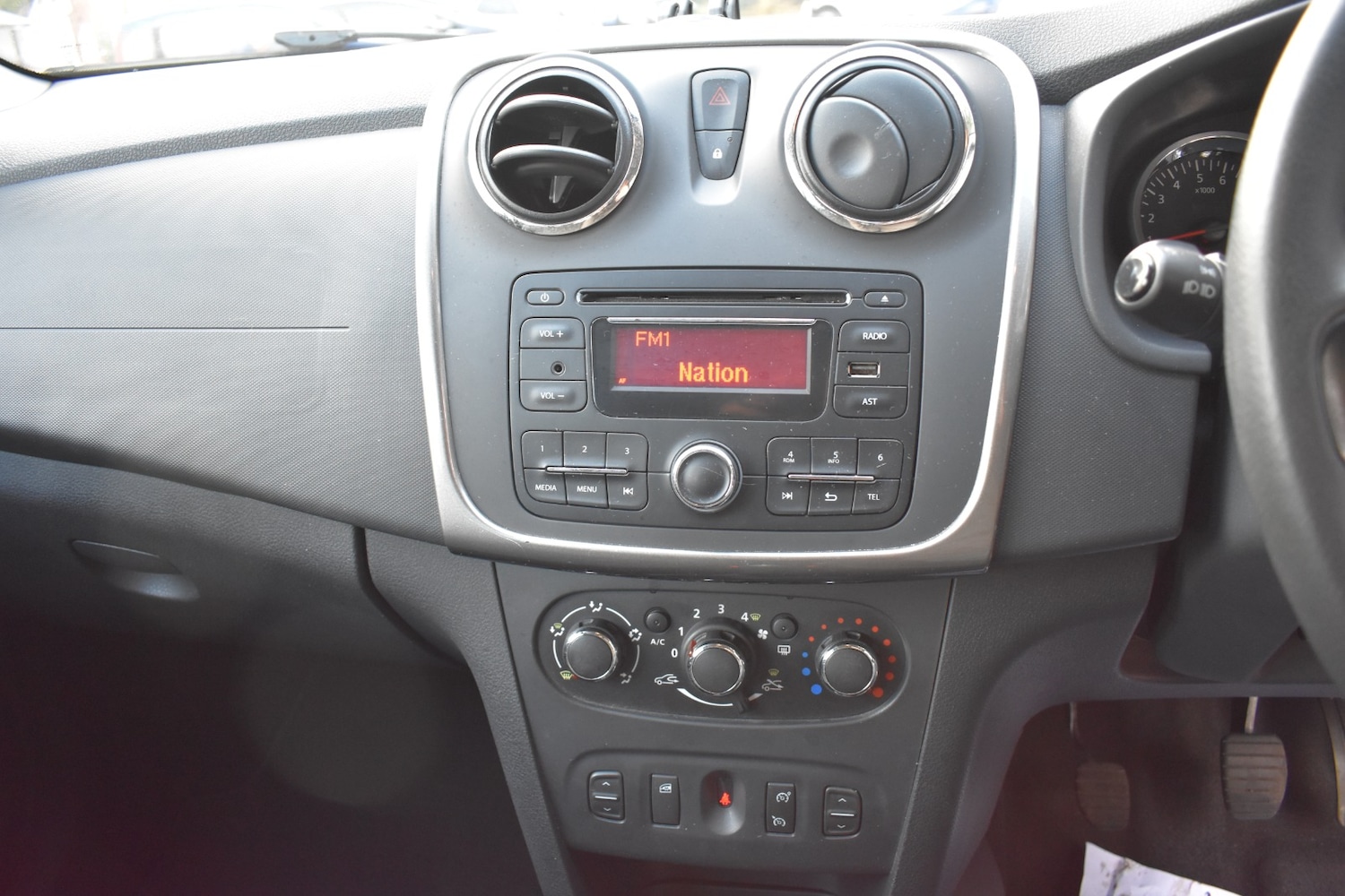 Used Dacia Logan MCV 2016 for sale - 76529312: Photo 16