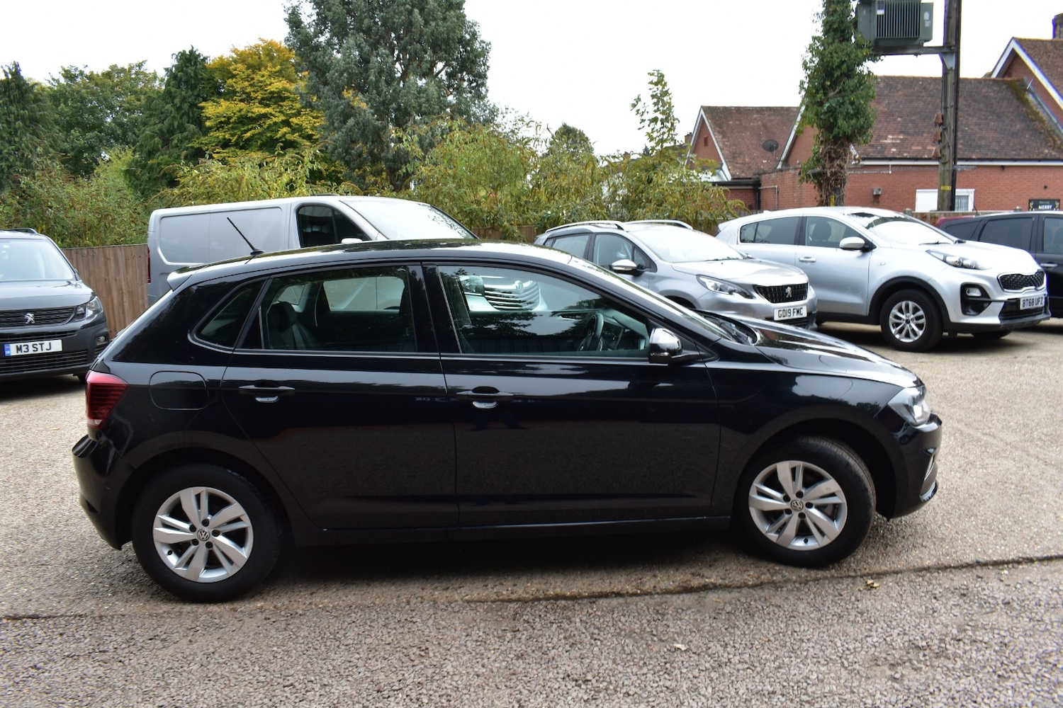 Used Volkswagen Polo 2018 for sale - 76127680: Photo 2