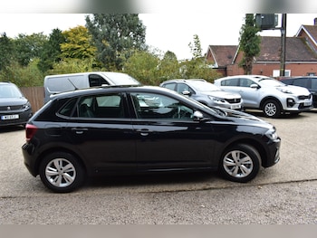 Used Volkswagen Polo 2018 for sale - 76127680: Photo 2