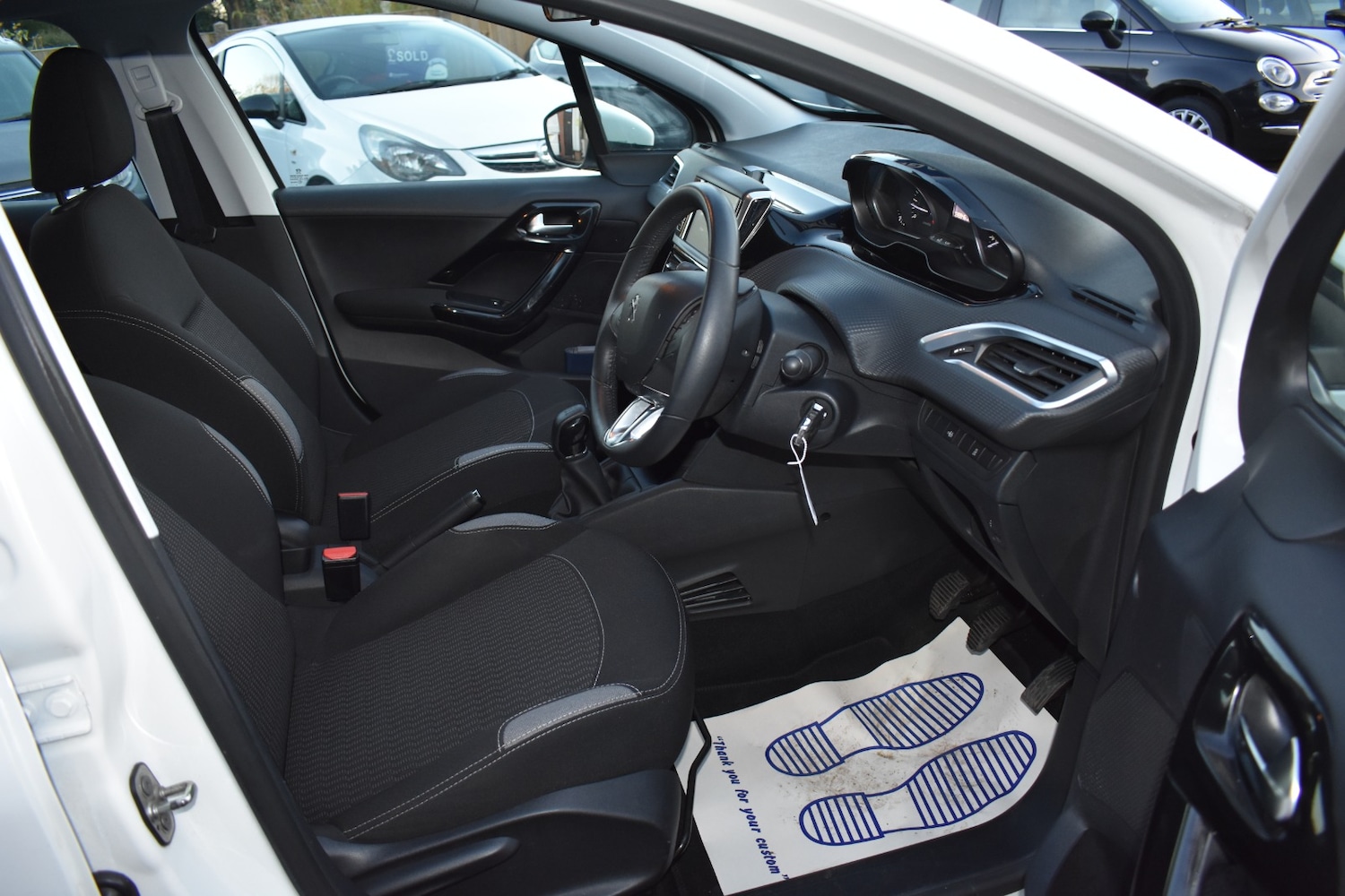 Used Peugeot 208 2015 for sale - 76706636: Photo 10